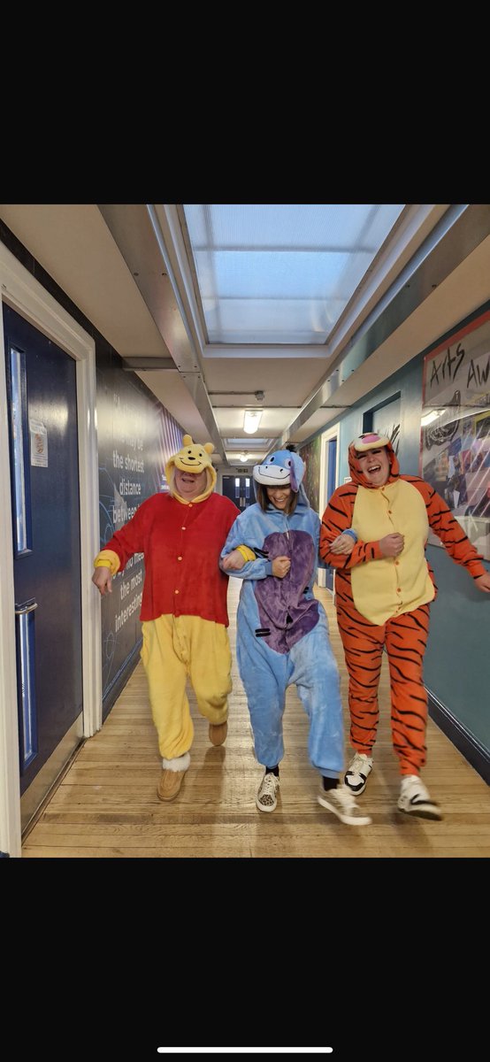 _SuttonHouse_'s tweet photo. Pooh, Eeyore and tigger at Sutton house for world book day today #winniethepooh @WorldBookDayUK #suttonhouse ⭐️ https://t.co/NpZywLAgBJ