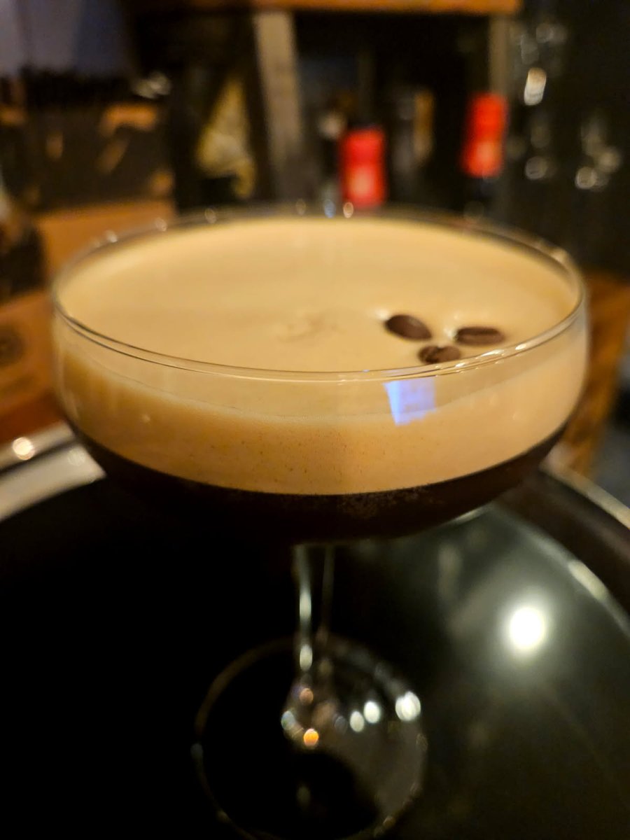 Look at the head on that! The Perfect way to finish the evening with a espresso martini . Book via our website thediningroom121.co.uk or give us a call on 01332 613991 #glutenfriendly #glutenfree #espresso #cocktails #supportlocal #yummyyummy