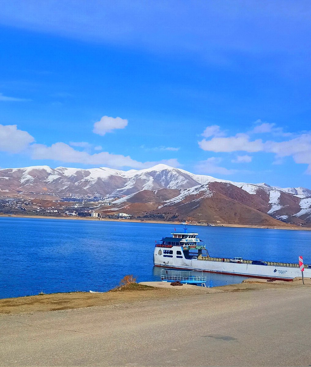 Martılar Pertek'e taşındı...
Pertek feribotu.