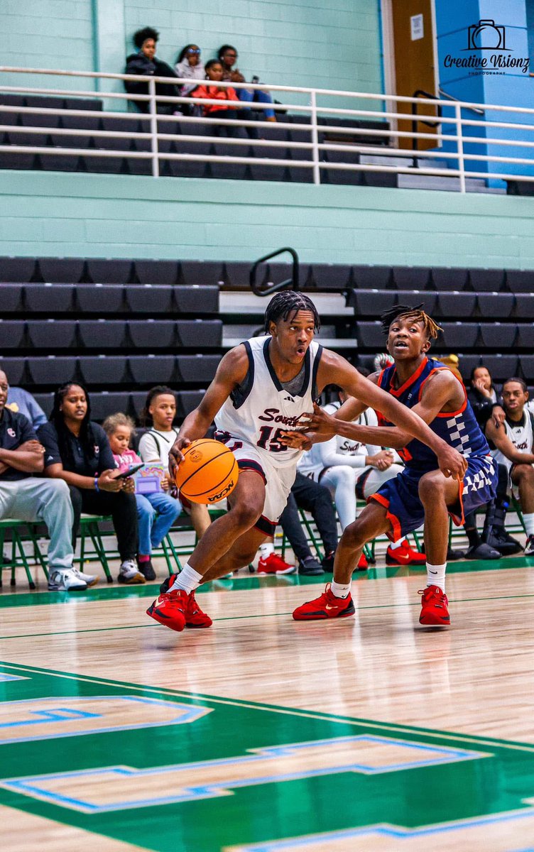 Amari Bennett “2028” tweet media