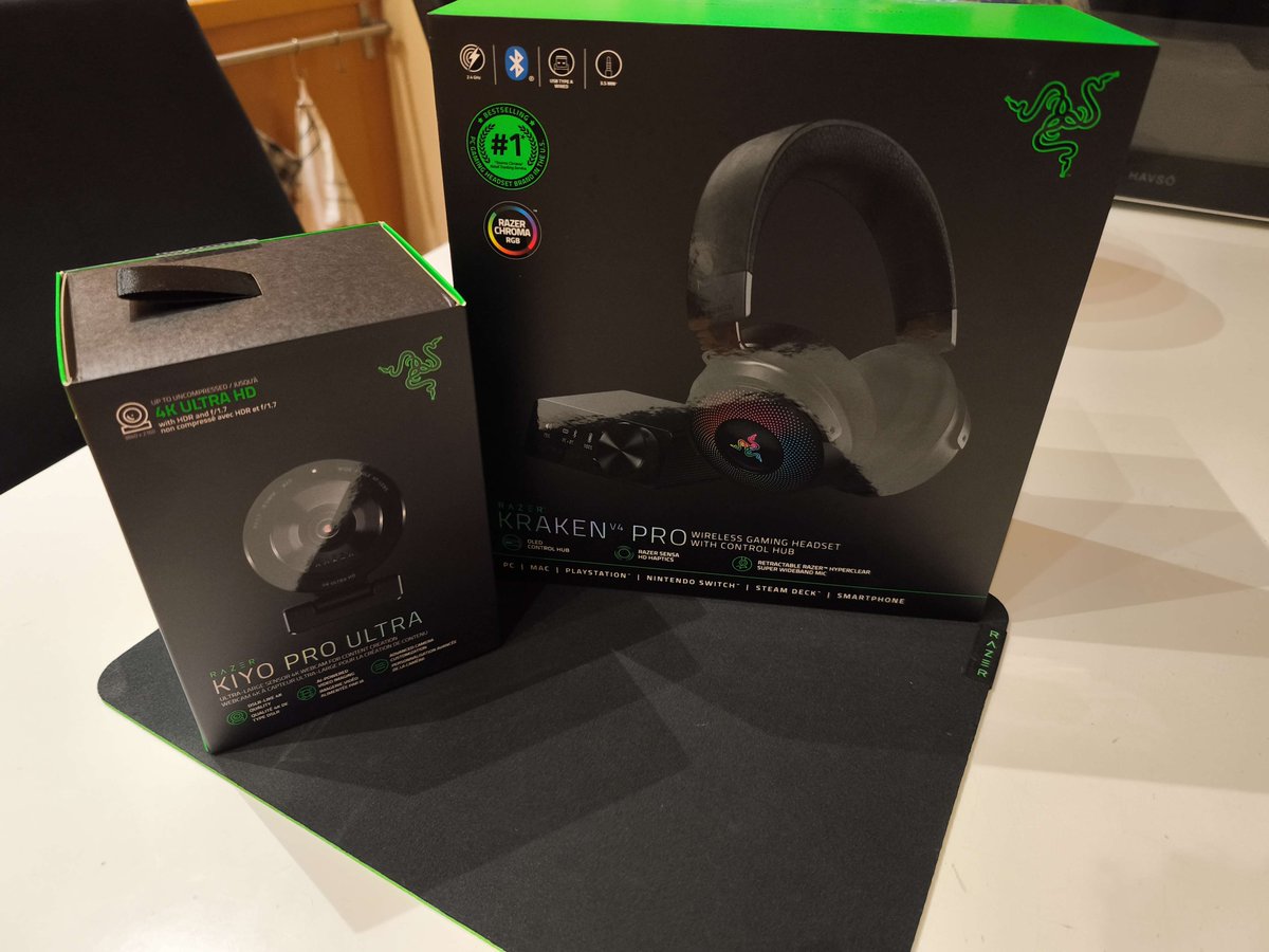 Care package recieved!
BIG W
Thanks <a href="/TeamRazer/">Team RΛZΞR</a> and <a href="/theAllianceGG/">Alliance</a>