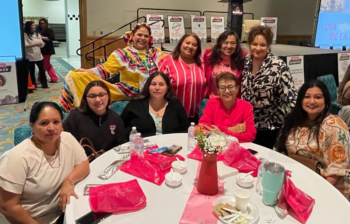 LFCISDFamEngage's tweet image. Amazing experience for @LosFresnosCISD Ps taking part in “Dia de la Mujer Internacional” symposium. Building connections, learning experiences and self growth! @jmcdonough33
