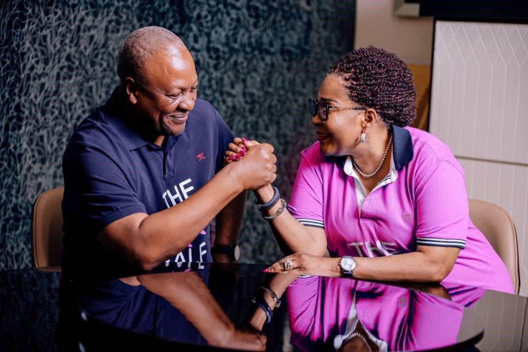 Ghana Armwrestling Federation (GAF) (@armwrestlinggh) on Twitter photo Awesome!
This is how the President of the Republic of Ghana, <a href="/JDMahama/">John Dramani Mahama</a> and the First Lady <a href="/MrsMahama/">Lordina Mahama</a> celebrates Armwrestling on Independence Day!
#GhanaAt68
#Ghana
#ArmwrestlingByAll Awesome!
This is how the President of the Republic of Ghana, <a href="/JDMahama/">John Dramani Mahama</a> and the First Lady <a href="/MrsMahama/">Lordina Mahama</a> celebrates Armwrestling on Independence Day!
#GhanaAt68
#Ghana
#ArmwrestlingByAll