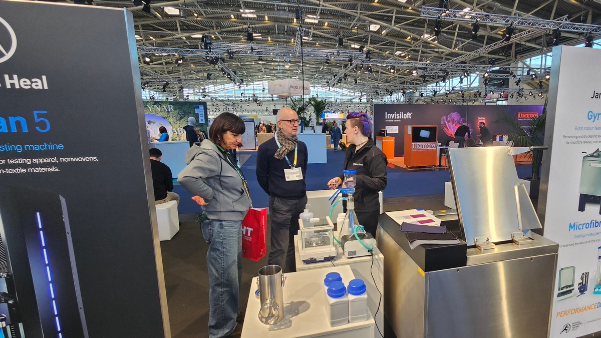 JamesHHeal's tweet image. 🔶🔷  Come and join the final demo at 15:30 🔷🔶

We are just finishing another round of demonstrations, and there is now only 1 left this exhibition. Don&apos;t miss the last round at 15:30, on the Tech Hub.

#PerformanceDays #Testing #Quality #Exhibition #TextileInnovation