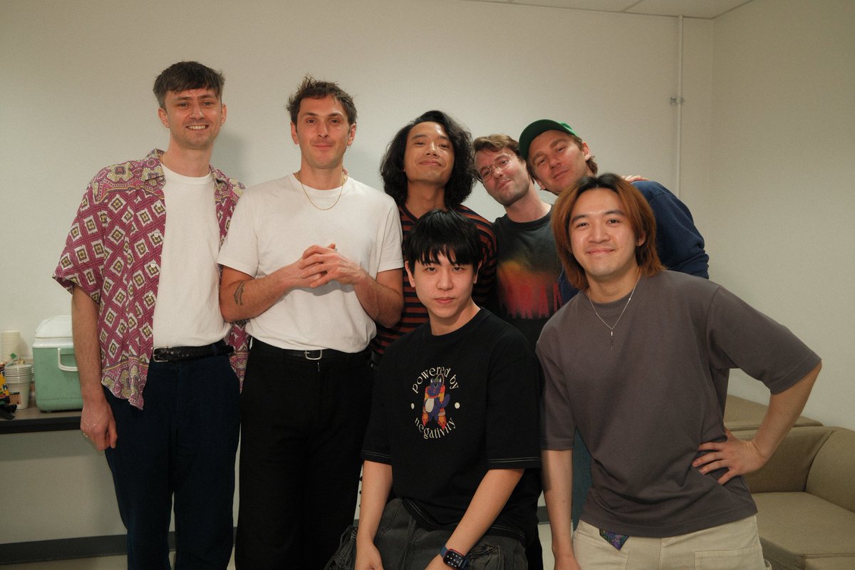 We're not creatures in heaven but <a href="/GlassAnimals/">Glass Animals</a> made us feel like one. You guys are super awesome and thank you again for having us on your first time playing in Bangkok!

#GlassAnimalsTourOfEarth
#TourOfEarthBangkok
#GlassAnimals
#TillyBirds
#RocketeerBoyy