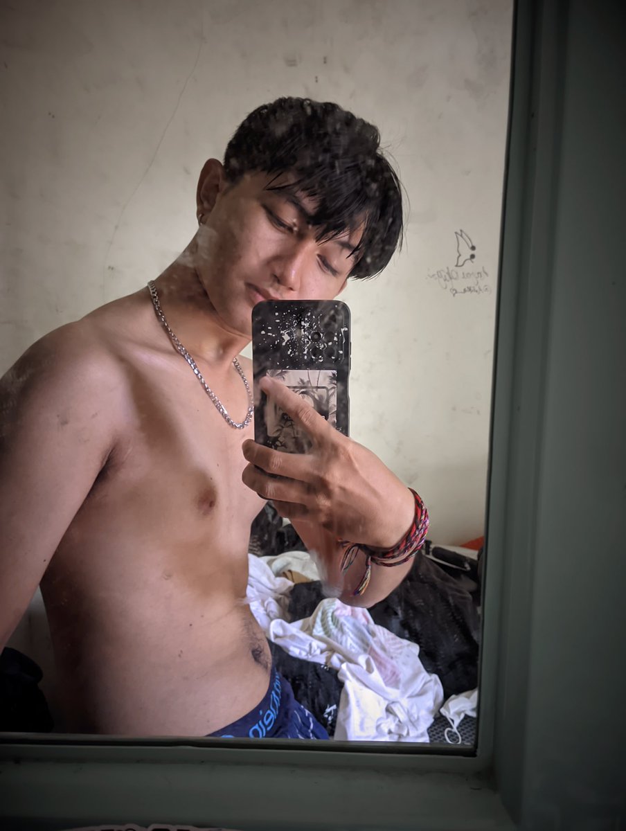 lawar_peek tweet media