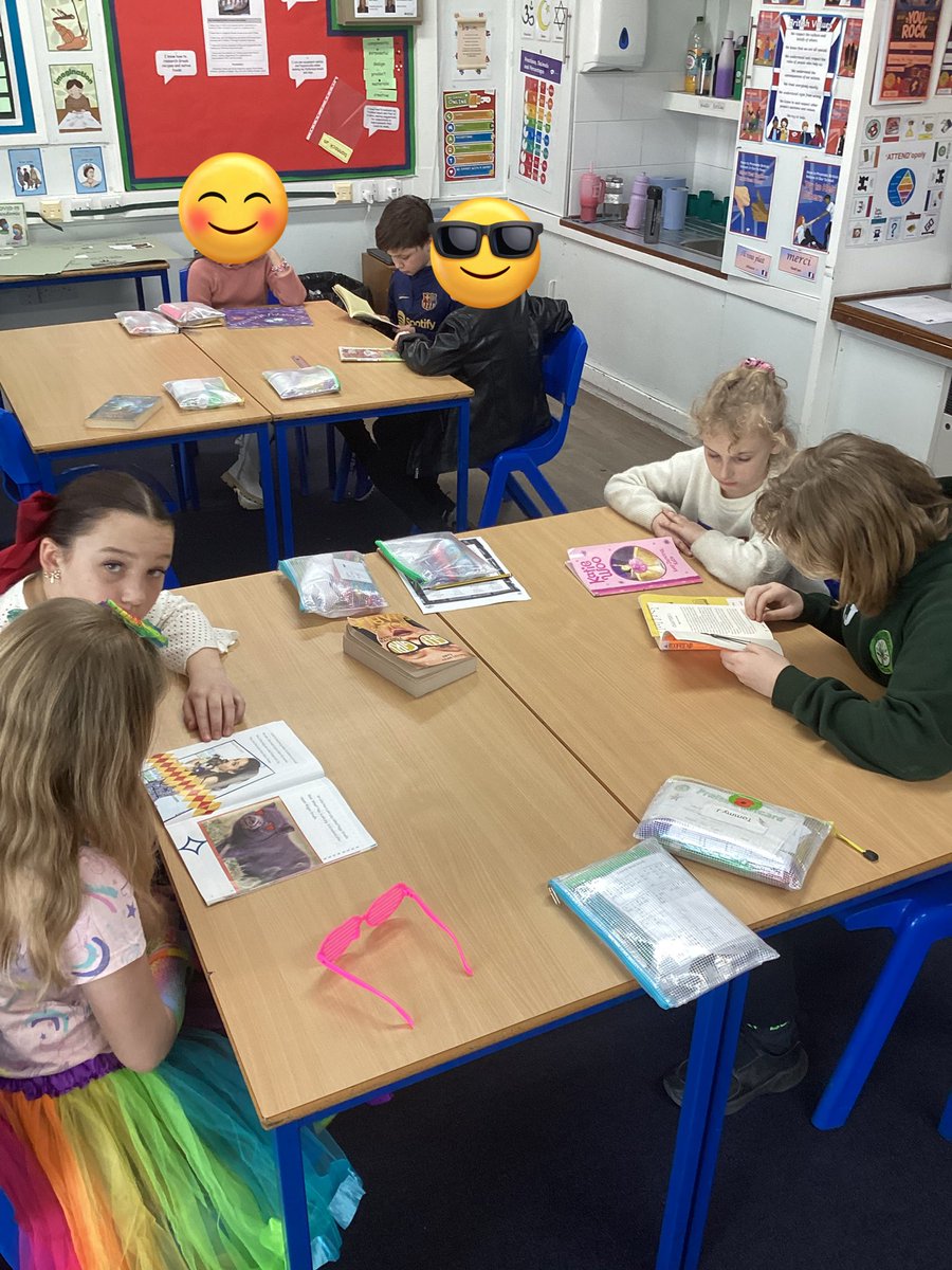 Reading for Pleasure with our Year 3 buddies. 😀📖