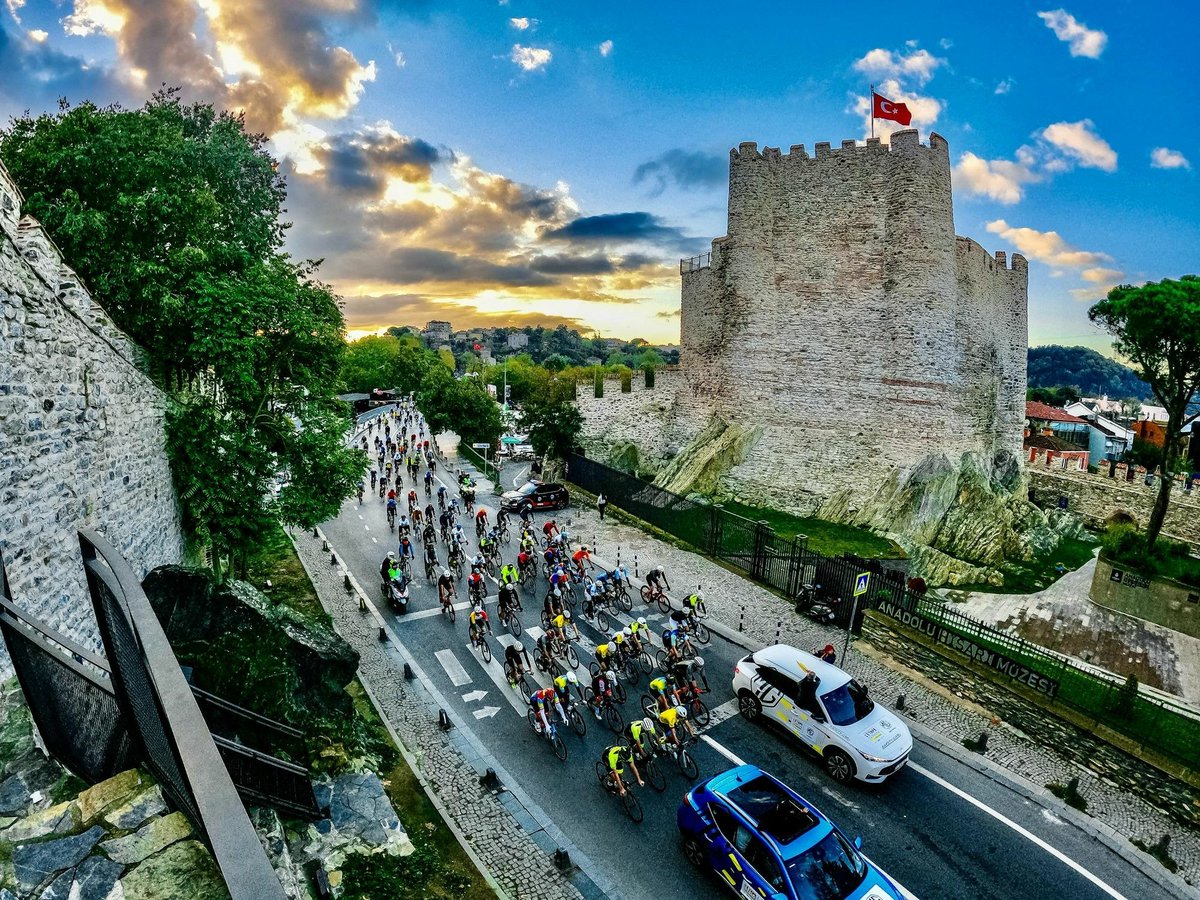 2024'te hayata geçen L’Étape Türkiye by Tour de France'ın 2025 tarihi açıklandı.

122, 52 ve 6 km olmak üzere üç parkurda 12 Ekim 2025 Pazar günü düzenlenecek yarış için erken kayıt indirimi 21 Mart'ta, genel kayıt ise 5 Ekim'de sona erecek.

🔗Kayıt için: turkiye.letapeseries.com/registration