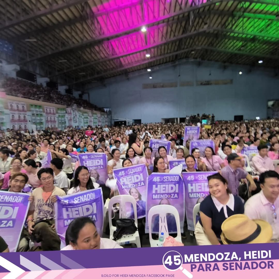 HeidiMendoza45's tweet photo. Maraming salamat , Iloilo! 💜

Nakakataba ng puso. Di man tayo invited. Ang taong bayan ang naglalapit sa atin. 💜🇵🇭

I hope to see you all. 
Wala man makinarya o pangalan na pang politiko. 

Mga taong bayan lumalaban para sa isang totoong Lingkod Bayan! 

#45HeidiMendoza https://t.co/CeV3r0e0Xx