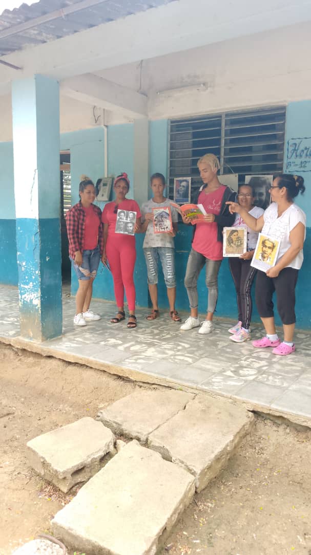 SaraEsther5978's tweet photo. #MujerCreadora
Actividad realizada por los Promotores culturales, dedicada a la Mujer en la localidad de Guasimilla del Consejo popular Guasimilla - LasMangas.
Coordinadora: Mirelis Tamayo Benítez
#MujeresALaVanguardia
#PorUn26Victorioso
#AmorInfinito
#PromotoresBayamoGranma https://t.co/rvShPtkQkD