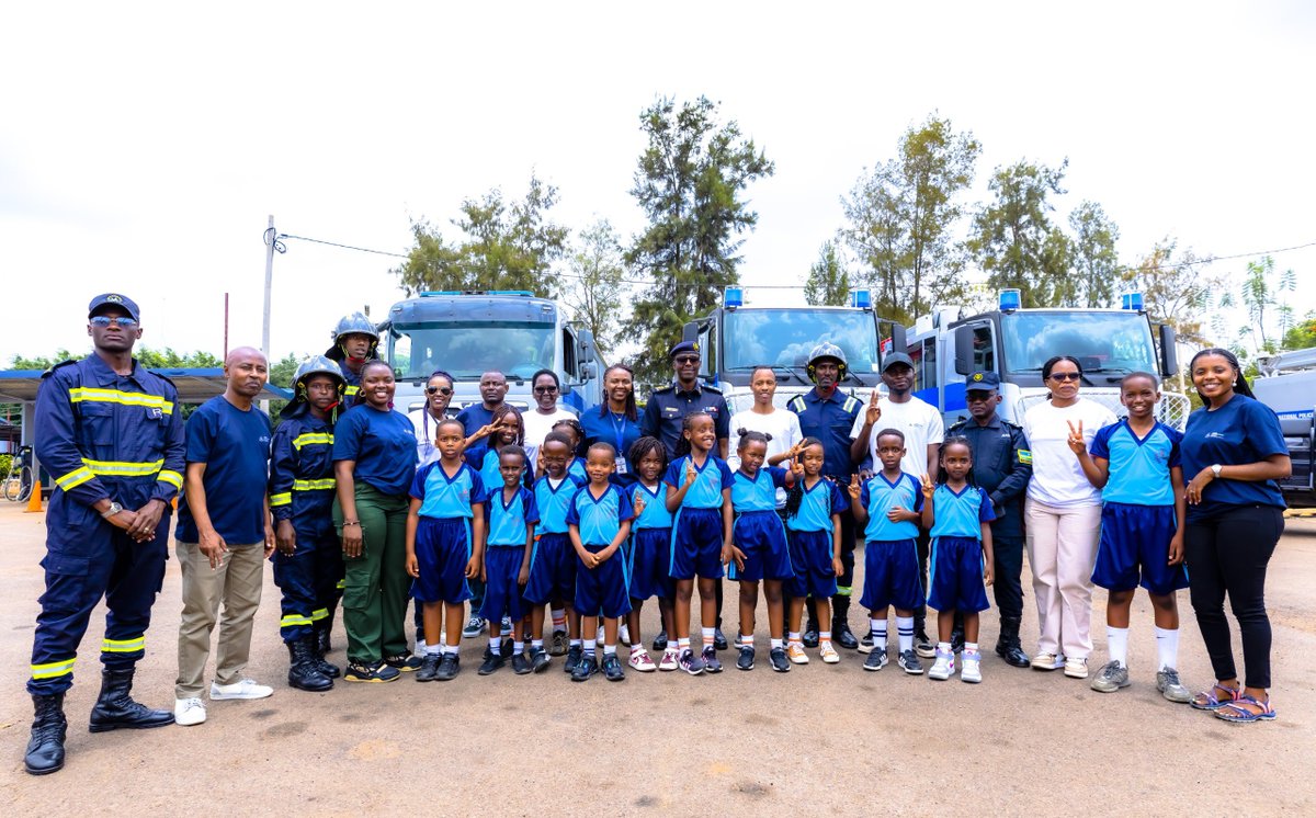 Today, 

<a href="/RNPSpokesperson/">ACP B Rutikanga</a> ACP Boniface Rutikanga received students and teachers from WISMA International School led by  Gasana Nadege at Rwanda National Police Headquarters, Kacyiru.