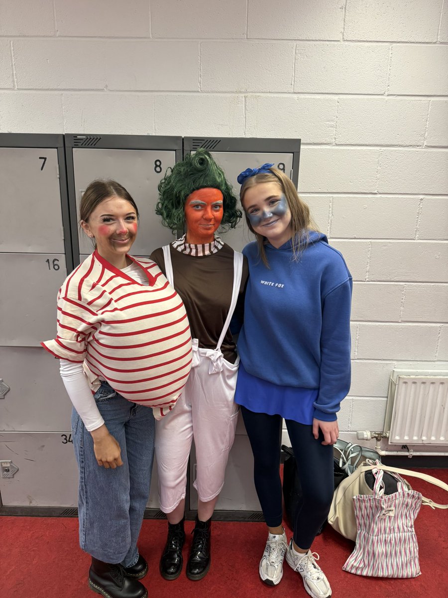 Mr Robertson tweet media