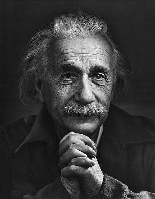 Albert Einstein'ın  "Zürih Defteri " olarak bilinen
ve özel görelilik teorisi (izafiyet teorisi) 
çalışmalarının temelini oluşturan notları 1912 ...

#Einstein