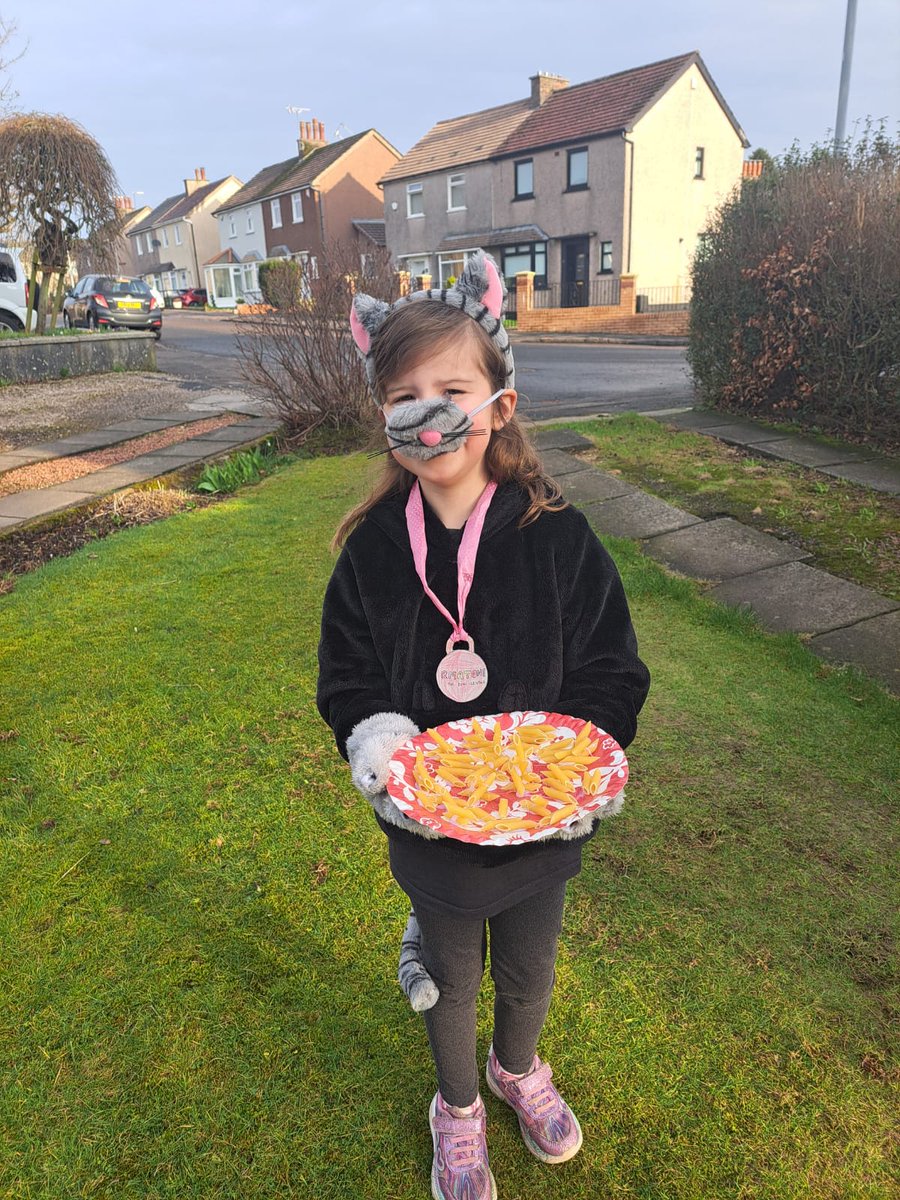 DavidGilly's tweet photo. @MichaelRosenYes Hi Michael, hope you may like this "World Book Day" effort from my daughter (well, mainly her Mother) who has gone to school today as the fabulous Rigatoni the Pasta Cat 😁.
Disclaimer: Pasta shown may not be actual rigatoni. https://t.co/0b1ObRLABu