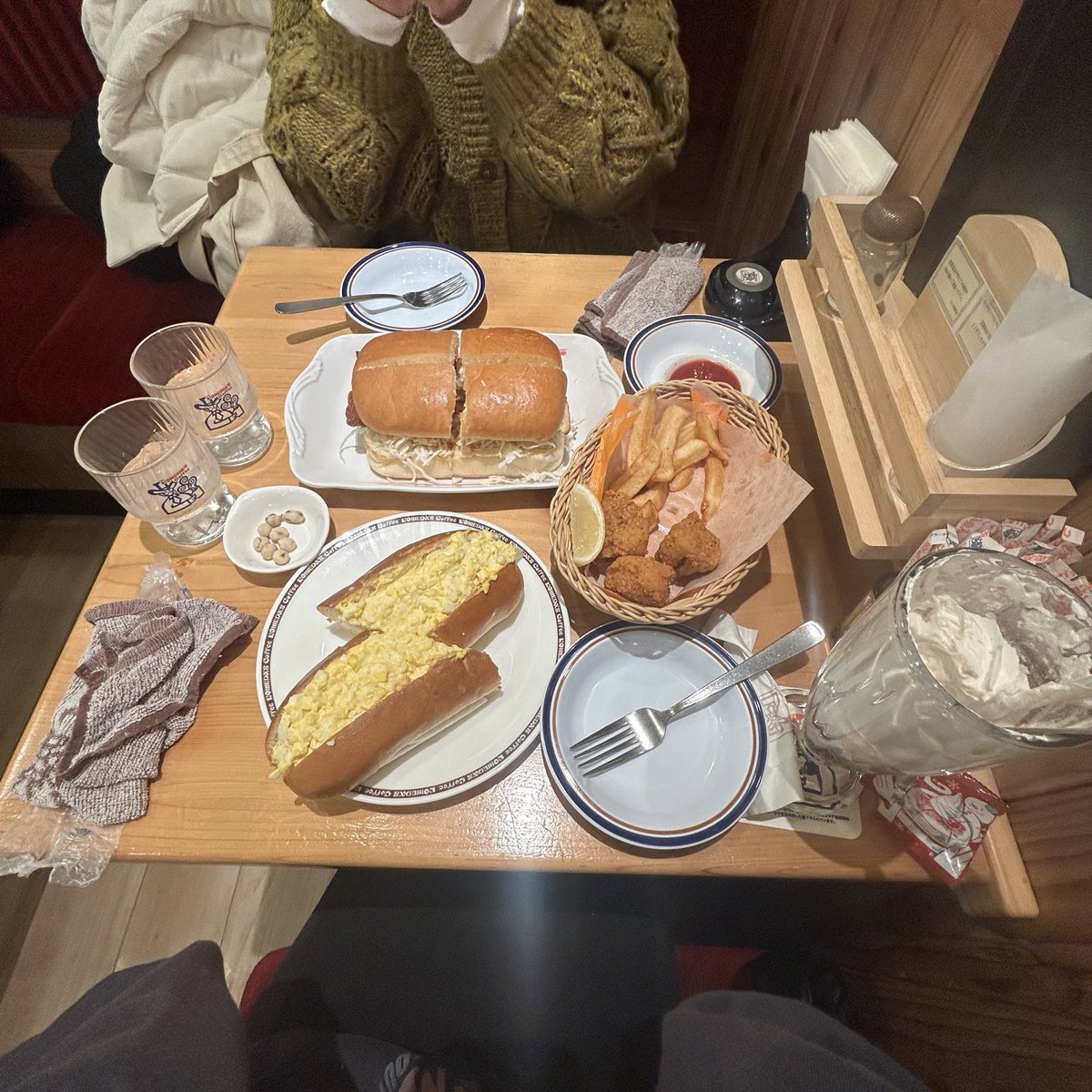 hoooootate_'s tweet image. 同期と食べたご飯たち