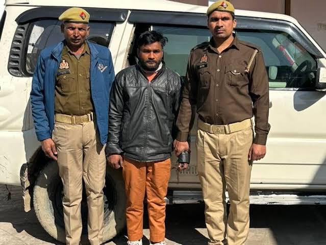 🚨 SAD NEWS ACTION DEMAND. मुरादाबाद में दलित समाज की 14 साल की लड़की को अगवा कर दो महीनों तक गैंगरेप रेप किया गया.

एबीपी न्यूज और आज तक कि खबरों के अनुसार नाबालिग लड़की कपड़े सिलवाने बाजार जा रही थी, तभी गांव में रहने वाले चार अपराधियों ने,

जिनका नाम इस प्रकार है : सलमान,