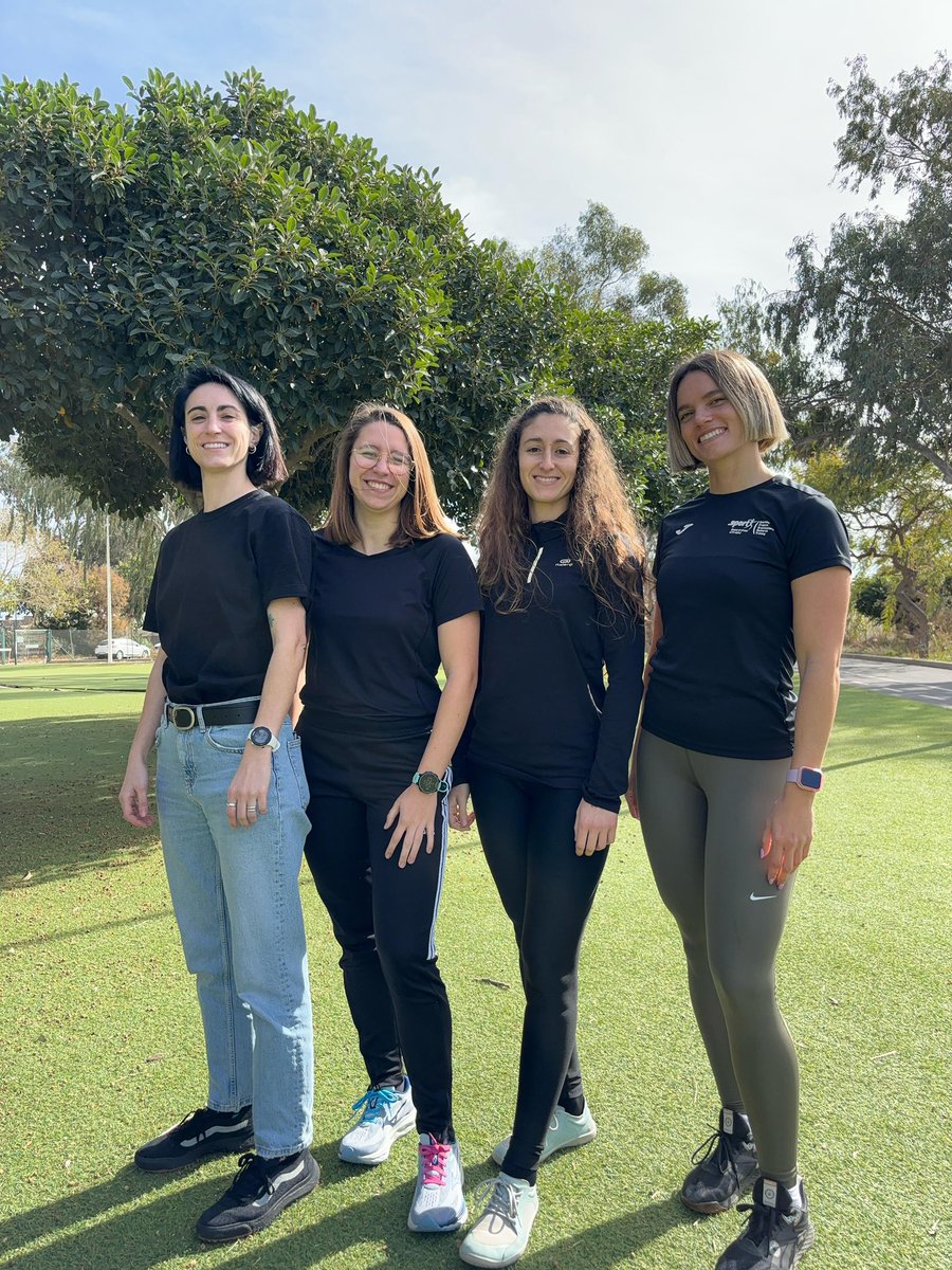 🔵Jornadas de La Niña y la Ciencia🔵
A través de charlas inspiradoras en el IES Azcona y el IES Albaida, nuestras investigadoras compartieron con el alumnado de bachillerato lo que significa ser científica en el campo de las Ciencias de la Actividad Física y el Deporte 💪📚