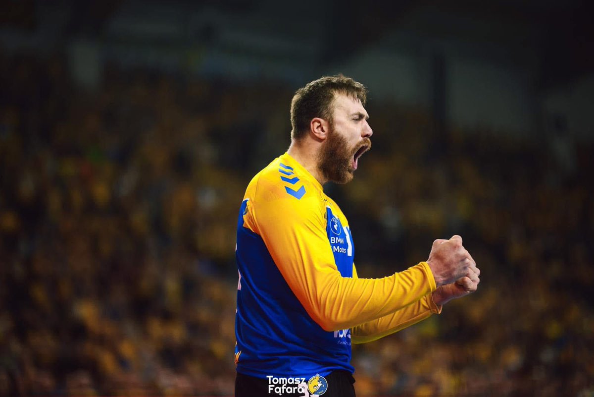 Industria Kielce (@kielcehandball) on Twitter photo ⚠️ <a href="/AlexDujshebaev/">Alex Dujshebaev</a> oraz Andreas Wolff wśród trójki nominowanych przez <a href="/ihfhandball/">International Handball Federation</a> zawodników do tytułu najlepszego piłkarza ręcznego świata w 2024 roku! 🤯🔝
#gramyRAZEM #dawajDAWAJ ⚠️ <a href="/AlexDujshebaev/">Alex Dujshebaev</a> oraz Andreas Wolff wśród trójki nominowanych przez <a href="/ihfhandball/">International Handball Federation</a> zawodników do tytułu najlepszego piłkarza ręcznego świata w 2024 roku! 🤯🔝
#gramyRAZEM #dawajDAWAJ