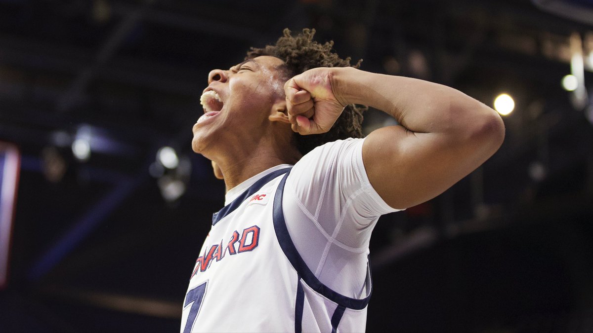 Kevin Sweeney (@cbb_central) on Twitter photo Blake Harper has exploded from HS role player to mid-major superstar <a href="/HUMensBB/">Howard Men’s Basketball</a> and become one of the most tampered-with players in CBB in the process.
Inside his meteoric rise, navigating the “pre-portal” and Howard’s all-out push to keep him:
si.com/college-basket… Blake Harper has exploded from HS role player to mid-major superstar <a href="/HUMensBB/">Howard Men’s Basketball</a> and become one of the most tampered-with players in CBB in the process.
Inside his meteoric rise, navigating the “pre-portal” and Howard’s all-out push to keep him:
si.com/college-basket…