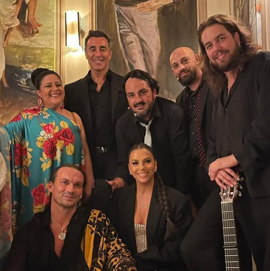 De <a href="/TimWBurton/">Timothy W Burton</a> a <a href="/DUALIPA/">DUA LIPA</a> pasando por <a href="/chrishemsworth/">Chris Hemsworth</a>, <a href="/EvaLongoria/">Eva Longoria Baston</a>, <a href="/depechemode/">Depeche Mode</a> y <a href="/ElsaPataky_/">Elsa Pataky</a>, #Madrid ha sido el destino elegido por FIGURAS INTERNACIONALES que buscan conectar con la pasión y la autenticidad del #FLAMENCO: tablaosflamencosingreatermadrid.com/comunidad-de-m…