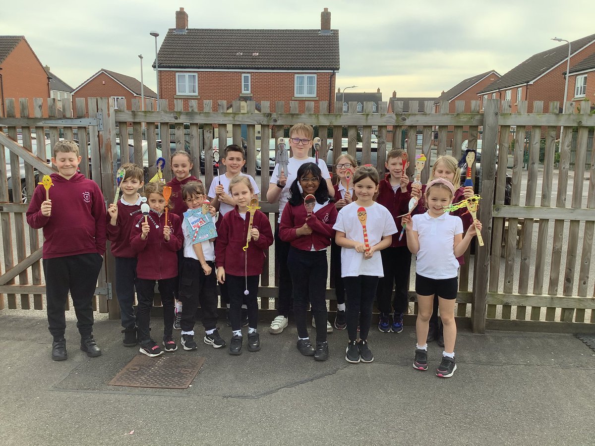 Julie Ford (@jfordstannes) on Twitter photo Here are our proud competition entries with their creations. I wonder who the winner will be………<a href="/StAnnes_EHS/">Emma Hardy Smith @ St.Anne’s</a> Here are our proud competition entries with their creations. I wonder who the winner will be………<a href="/StAnnes_EHS/">Emma Hardy Smith @ St.Anne’s</a>