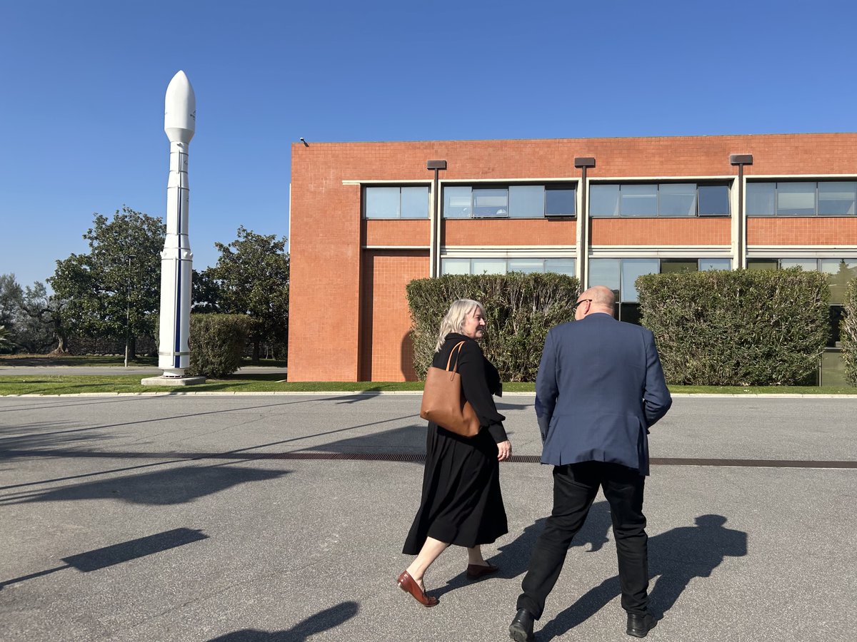 Uddannelses- og Forskningsministeriet (@ufm_min) on Twitter photo Uddannelses- og forskningsminister <a href="/ChristinaEgelun/">Christina Egelund</a> er rejst til Italien forud for dansk EU-formandskab for at mødes med kollegaer og for at drøfte, hvordan forskning og innovation kan spille en hovedrolle i at skabe vækst, velstand og sikkerhed i Europa bit.ly/4i9NmKS Uddannelses- og forskningsminister <a href="/ChristinaEgelun/">Christina Egelund</a> er rejst til Italien forud for dansk EU-formandskab for at mødes med kollegaer og for at drøfte, hvordan forskning og innovation kan spille en hovedrolle i at skabe vækst, velstand og sikkerhed i Europa bit.ly/4i9NmKS