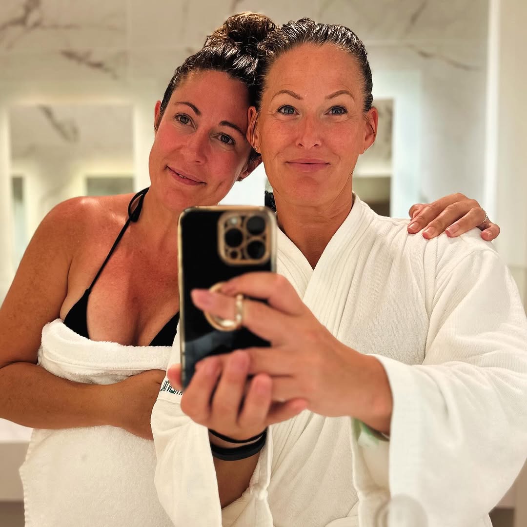 LanceWhatmore's tweet image. @emiliv.kokuvic
Cradle Spa, Health & Boutique Hotel
📸 ; @emiliv.kokuvic
@cradlespaharties 𝐢𝐬 𝐭𝐡𝐞 𝐩𝐥𝐚𝐜𝐞 𝐭𝐨 𝐫𝐞𝐜𝐨𝐧𝐧𝐞𝐜𝐭. #spa #spalife #spagoals #oldfriends #girlfriendsbelike #25years #rideordie #bff #wheresthesun #beachbeauties ☀️#cradlespa #ommodigital