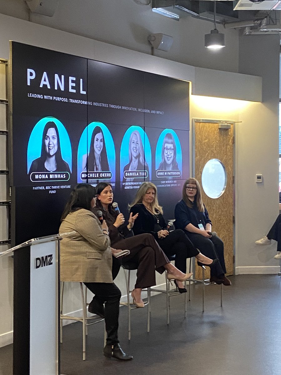 samplingculture's tweet photo. At #dmzwomeninnovationsummit @dmzhq celebrating the top women in tech who support other women and DEI initiatives. Listening in to a great panel! 

Awaiting the awards for Women of the Year! 🥳 https://t.co/cLaLmti7Q9