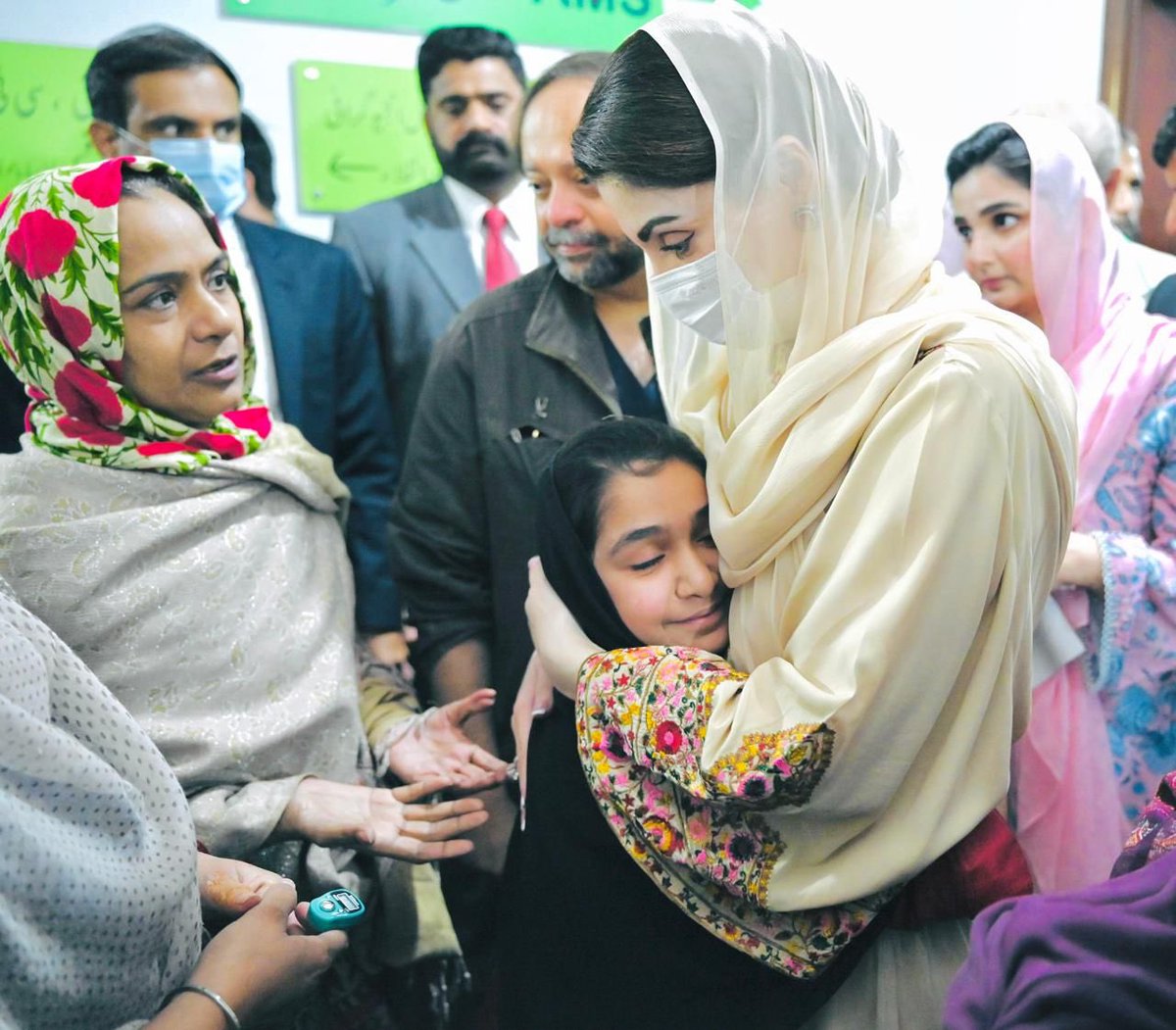 Sania Ashiq (@saniaaashiq) on Twitter photo Kindness heals...and CM <a href="/MaryamNSharif/">Maryam Nawaz Sharif</a> wants to make sure every person in Punjab knows that Punjab government is here to heal, here for prosperity and here to serve the people of Punjab Kindness heals...and CM <a href="/MaryamNSharif/">Maryam Nawaz Sharif</a> wants to make sure every person in Punjab knows that Punjab government is here to heal, here for prosperity and here to serve the people of Punjab