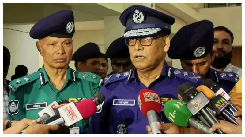 ছাত্র-জনতার নাম দিয়ে অনেক অপরাধী লুটপাট করছে: আইজিপি