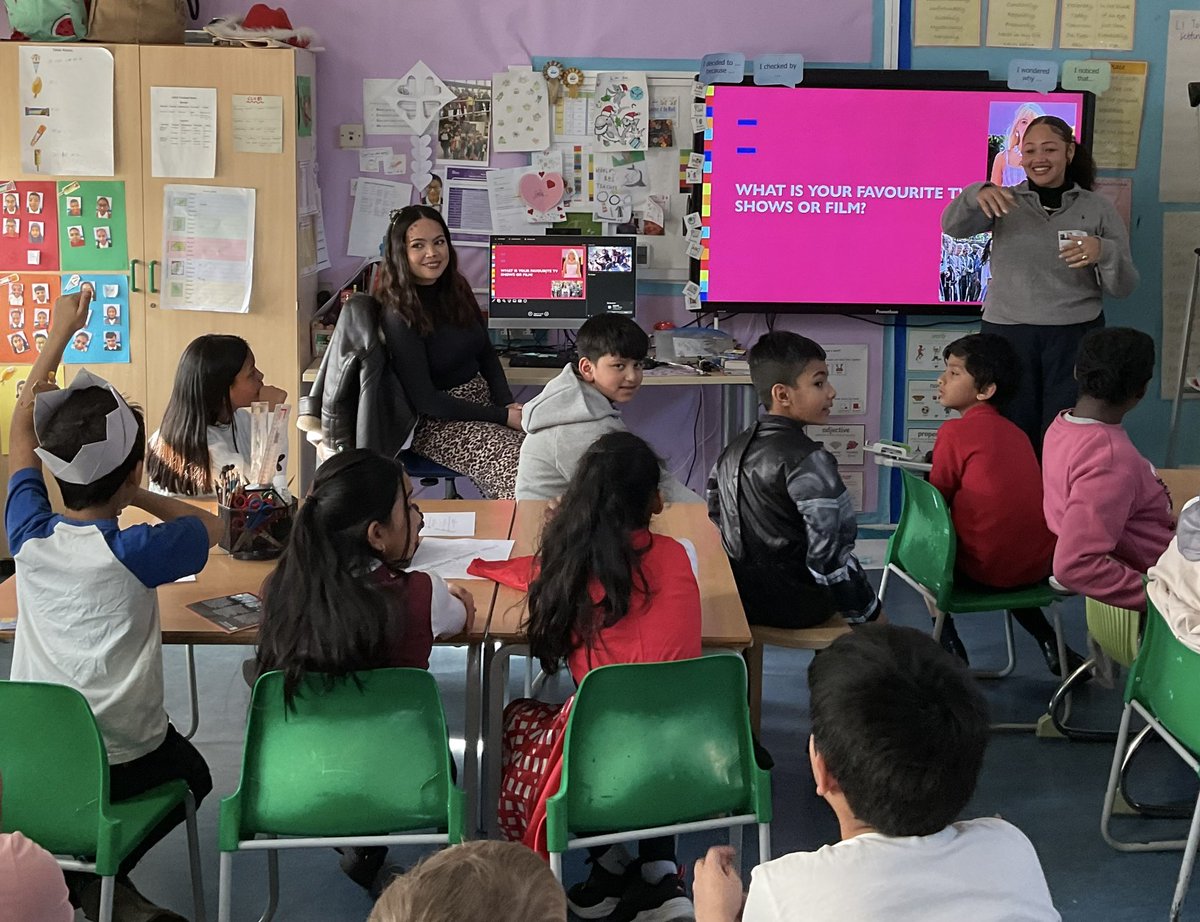 MayflowerSch's tweet image. Ronai Gittens, Casting Assistant,  came to visit #Year5 for #worldofworkweek #woww. #Hockney had a great time learning about ‘the business’ and got to try out an actual casting audition.