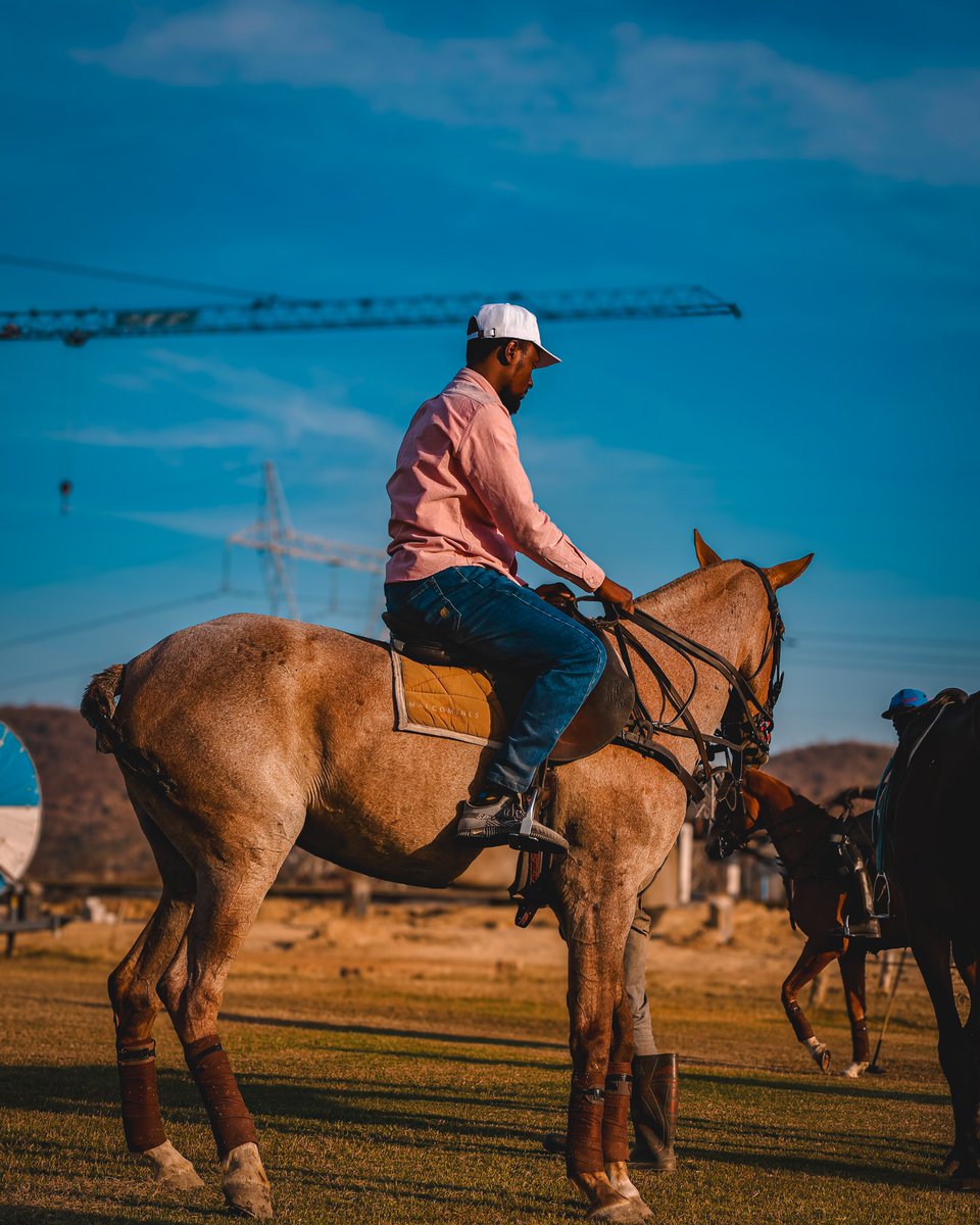 benjaemyn's tweet image. Work took me there, but adventure found me. 🏇
Different filters, same unforgettable moment. 
#WorkAndWander