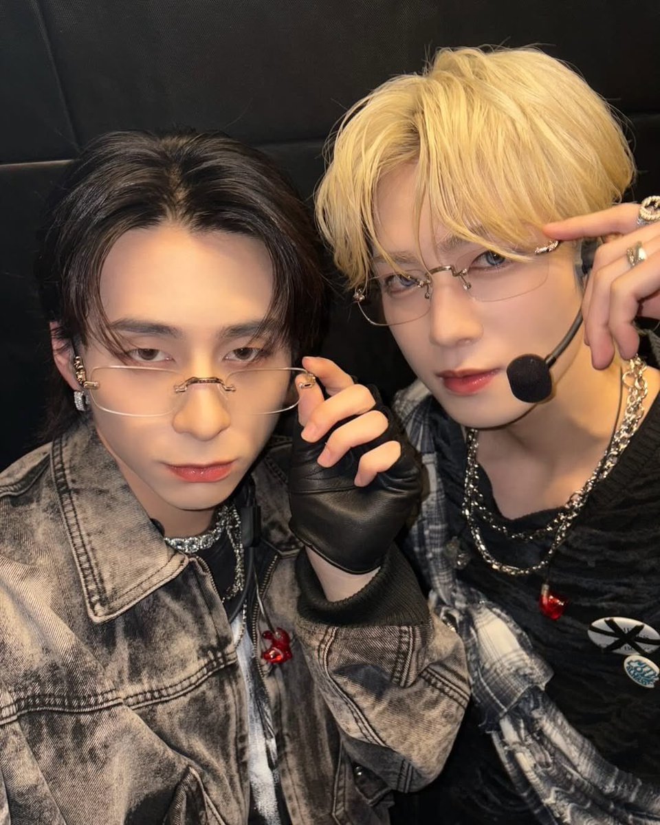 佐野西おそろめがねかっこよすぎな