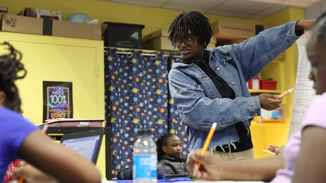 Hutchings Academy student Adrienne Diggins leads a small group math lesson in Alicia Lingo’s 5th grade class at Hartley Elementary School on Monday, Feb. 24, 2025, in Macon, Georgia.

Read more at: macon.com/news/local/edu…