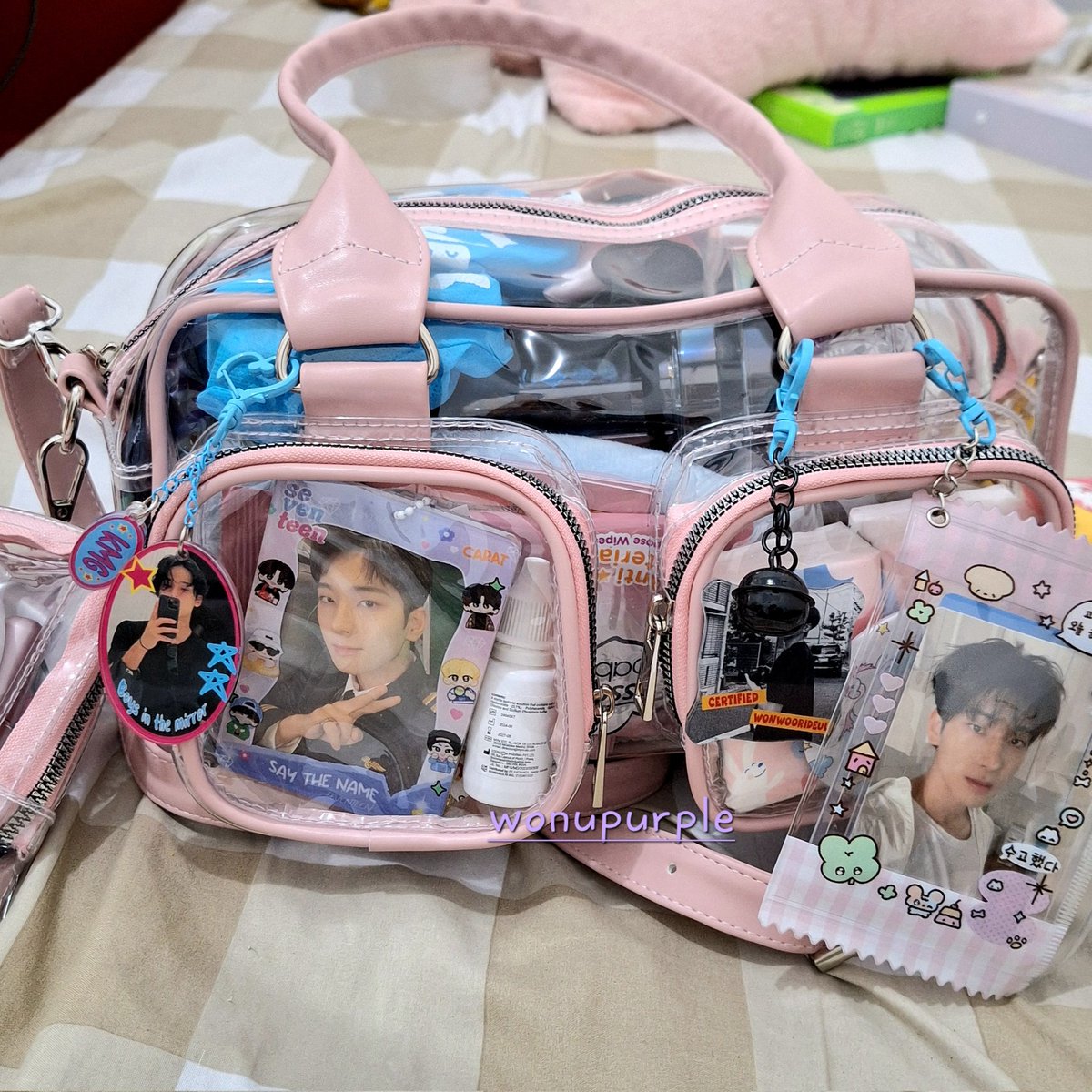 wonupurple's tweet photo. whats in my concert bag˚.🎀༘⋆
────୨ৎ────a thread https://t.co/4K3PbeB0Xs