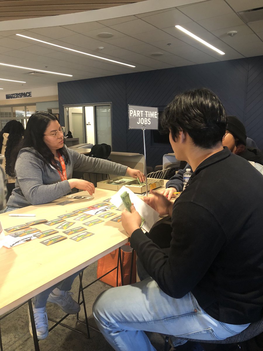 SCPSHistory's tweet photo. EPF students at @NSHSNorthNation are learning how to manage their finances. Thank you to Topside Credit Union for hosting the simulation. https://t.co/xuNeLqlM1O