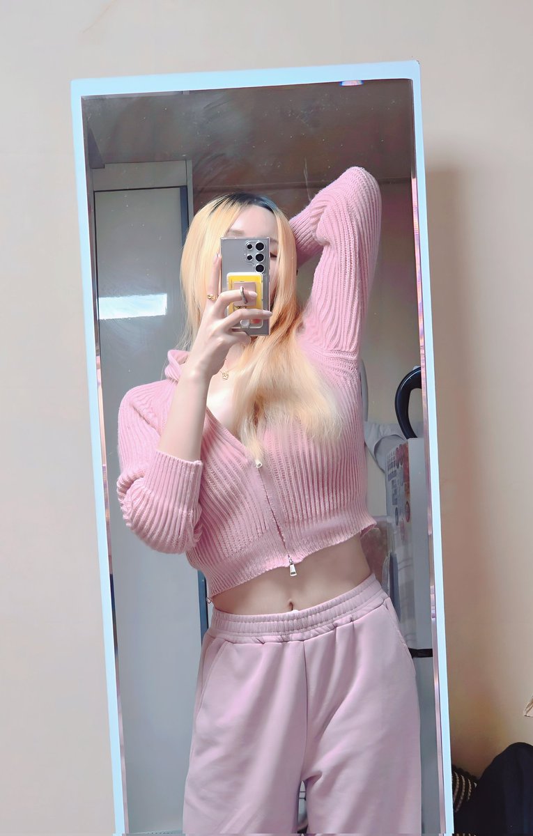 오늘의 여친? 룩 ❤️ 
다이어트한 만큼 다시 쪄버림.... ㅗ