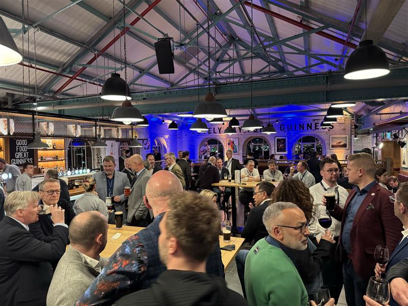 ASIS_Poland's tweet photo. #ASISEurope 2025-urok Dublina dodał wydarzeniu niepowtarzalnego charakteru, a irlandzkie akcenty, takie jak koniczyna 🍀czy #Guinness🍻 stworzyły atmosferę sprzyjającą budowaniu wartościowych relacji zawodowych w mniej formalnym gronie #networking https://t.co/O0tFt50ney