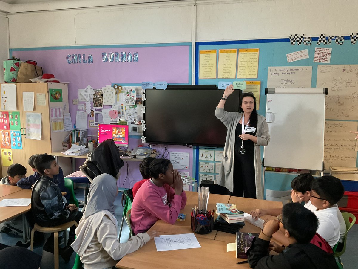 MayflowerSch's tweet image. For #WorldofWorkWeek #WOWW, Helen (an Adult Educator/Teacher) came to #Year5 about apprenticeships. #Hockney enjoyed participating in her quiz and learning b about ways they could learn by doing, while getting paid!