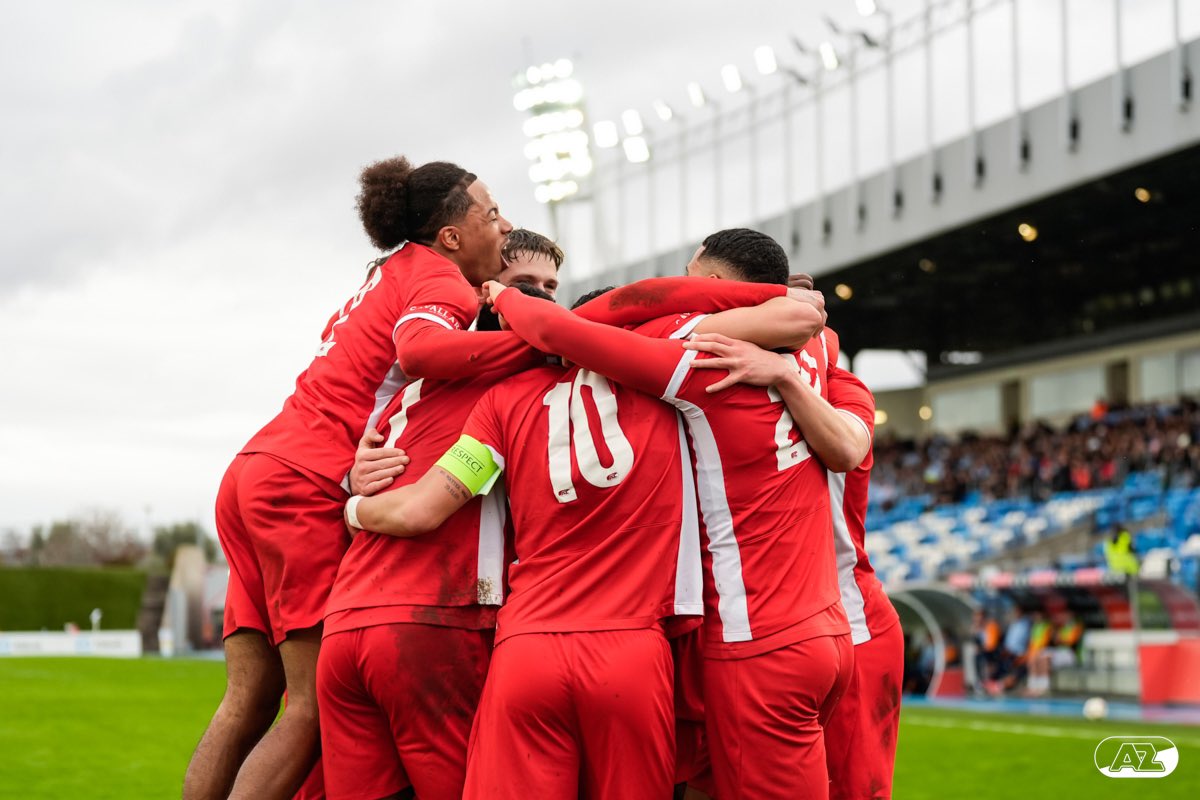 𝑰𝑵𝑻𝑶 𝑻𝑯𝑬 𝑸𝑼𝑨𝑹𝑻𝑬𝑹-𝑭𝑰𝑵𝑨𝑳𝑺 💫

Incredibly proud of this team! These boys deserve all the good things that come their way!

𝙏𝙝𝙚 𝙐𝙀𝙁𝘼 𝙔𝙤𝙪𝙩𝙝 𝙇𝙚𝙖𝙜𝙪𝙚 𝙘𝙤𝙣𝙩𝙞𝙣𝙪𝙚𝙨…

<a href="/AZAlkmaar/">AZ</a> | <a href="/UEFAMensYouth/">UEFA Men's Youth</a>