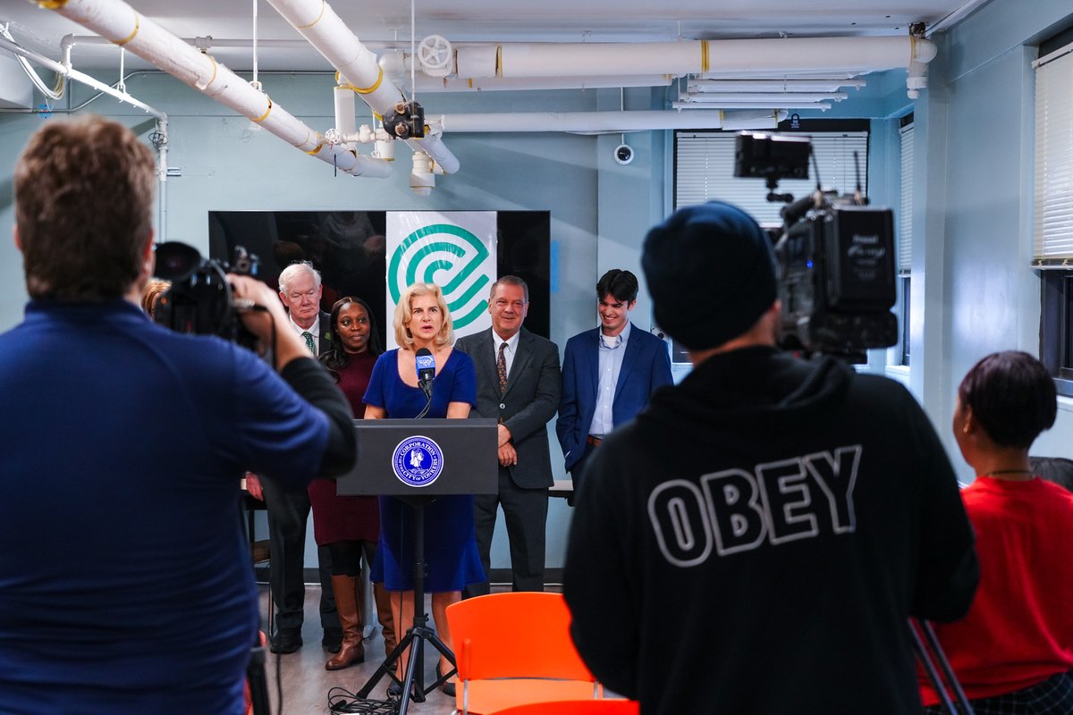 mhacyonkers's tweet image. Residents at the Palisade Towers in the @CityofYonkers will be able to use a new electric shuttle to do their laundry! 🚐✨ 
 
#Circuit, a leading provider of EV mobility solutions, is running the free shuttle thanks to a partnership with @WestchesterBiz. 💡

#yonkers #innovation