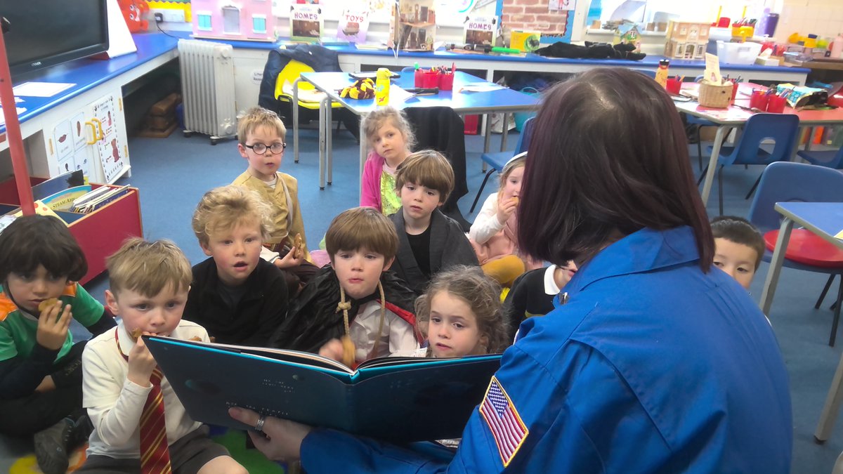 Mrs Halford popped in on WBD to read us her favourite story by Oliver Jeffers, one of year 1's favourite authors! We crunched our homemade cookies, looked at the amazing illustrations and listened to the story.