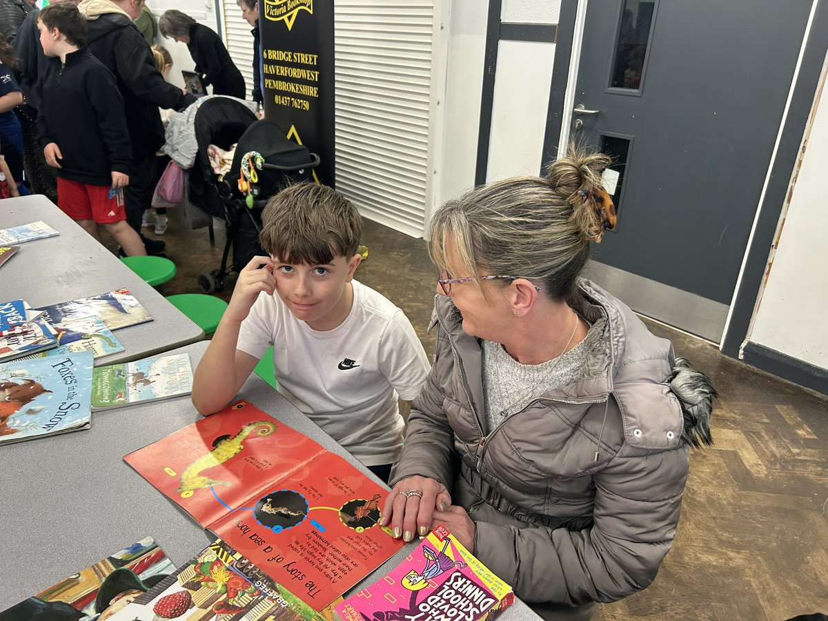 Fenton Community Primary School (@fentonprimary) on Twitter photo We’ve had a great <a href="/WorldBookDayUK/">World Book Day UK 📚</a> celebration today with our ‘Read-a-long’ event with parents. A huge thank you to everyone who attended. <a href="/Usborne/">Usborne Publishing</a> and #VictoriaBookshop We’ve had a great <a href="/WorldBookDayUK/">World Book Day UK 📚</a> celebration today with our ‘Read-a-long’ event with parents. A huge thank you to everyone who attended. <a href="/Usborne/">Usborne Publishing</a> and #VictoriaBookshop
