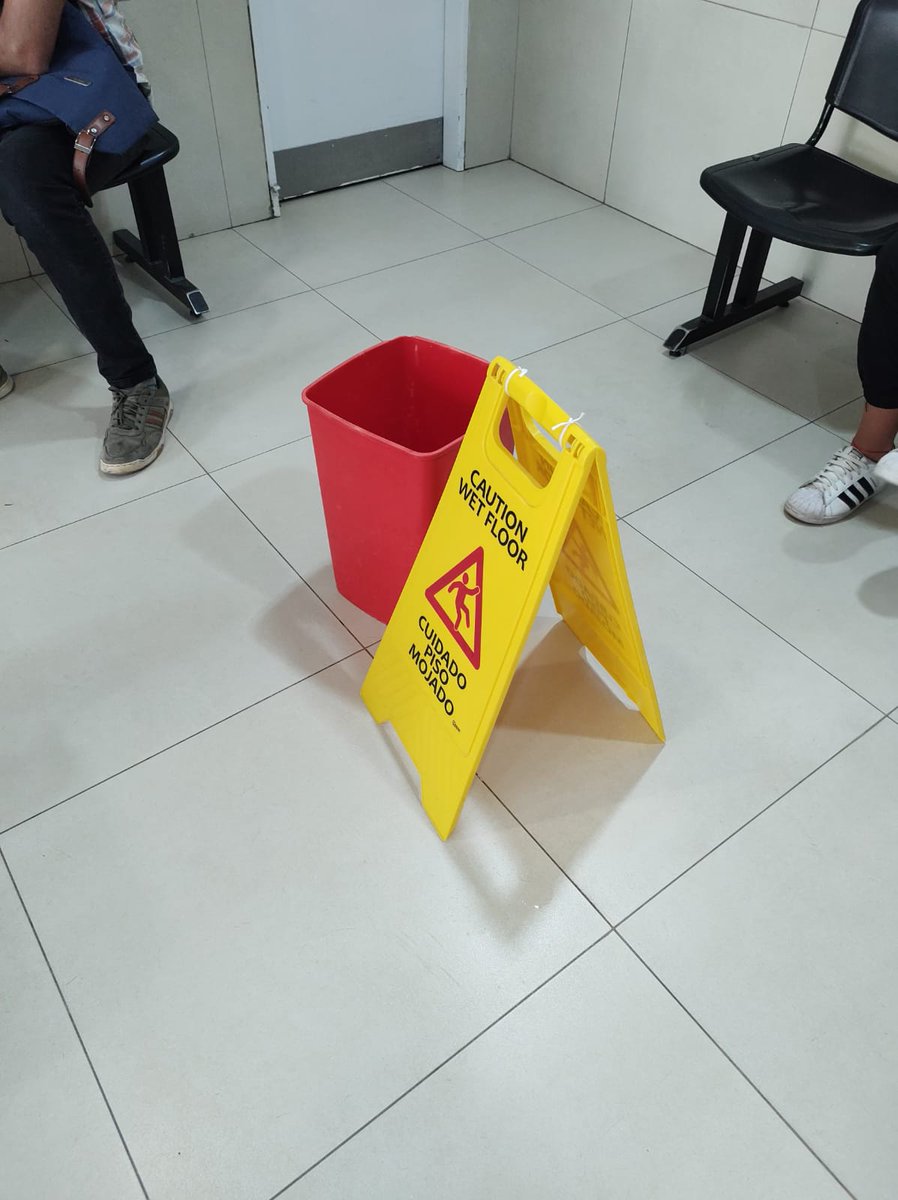 Hasta cuándo van a seguir las pésimas condiciones del sector donde se hace control de embarazo y guardia obstétrica, en el Hospital Misericordia de  <a href="/OsepMza/">OSEP</a>? Pérdidas de agua en la sala de espera, baño exclusivo para embarazadas clausurado!