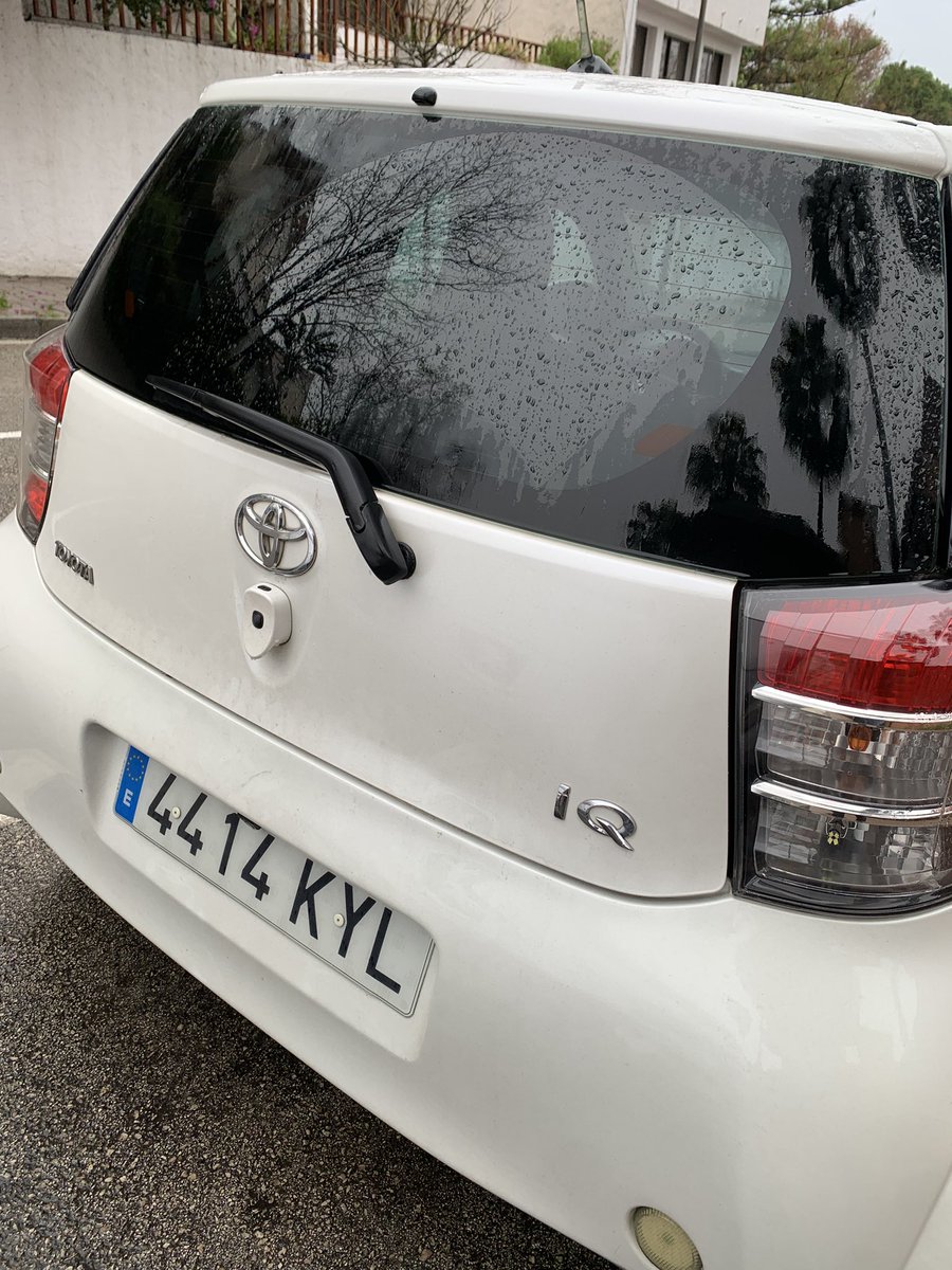 JMCobianM's tweet photo. Is this el coche de @Recuenco o sólo a mi cualquier cosa relacionada con el iQ me recuerda a él? https://t.co/wt2sAwtHzc