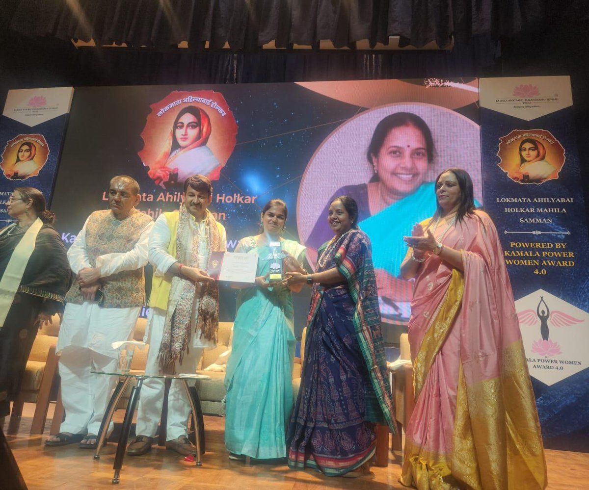 VanathiBJP's tweet image. Empowered women build a stronger nation! Delighted to attend the Lokmata Ahilyabai Holkar Awards, organized by the Kamala Ankibai Ghamandiram Gowani Trust, celebrating extraordinary women shaping India’s future. 
#NariShakti
 #WomenLedDevelopment