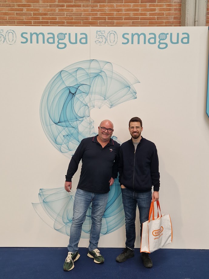Aquesta setmana hem estat a l'<a href="/Smagua/">Smagua</a>, una fira clau pel sector! 💧🛠️

3 fotos per resumir-ho:

🎤 Jornada tècnica d’#ALTAP, un espai de formació i debat.
🍽️ Sopant amb companys d’#ALTAP, compartint experiències.
📸 Al fotocall de la fira, plena d'stands de proveïdors del sector.