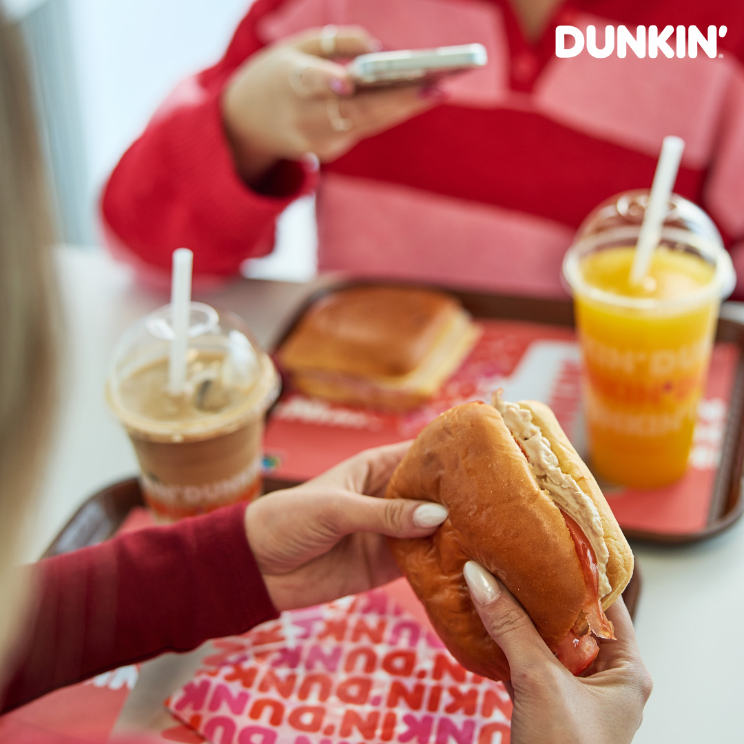 Saca la foto rápido que no me aguantoooooo 😋

Pilla tu merienda fav en tu tienda más cercana o en dunkin.es/delivery