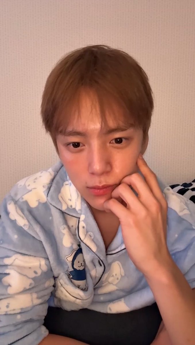 잘생긴 남자는 손도 잘생겼나봐