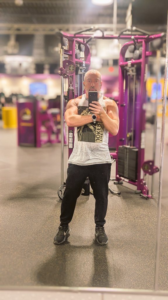 wrestlerkato's tweet photo. 50 year old in 3 weeks.  You can do it too. #FitnessMotivation #weightlifting https://t.co/nhgZJ2cHRI